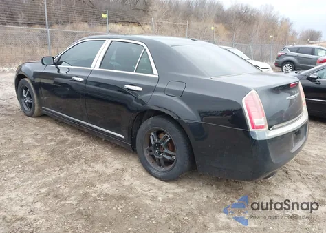 2014 Chrysler 300 z USA, uszkodzony, nr VIN 2C3CCAAG4EH220965
